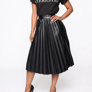 Fashion Nova Faux Leather Black Midi Pleated Skirt S NWT